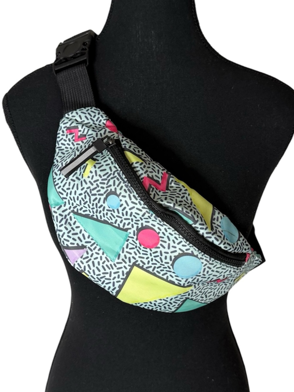 Retro Style 80’s Fanny Pack Hip Pack Geometric Pattern